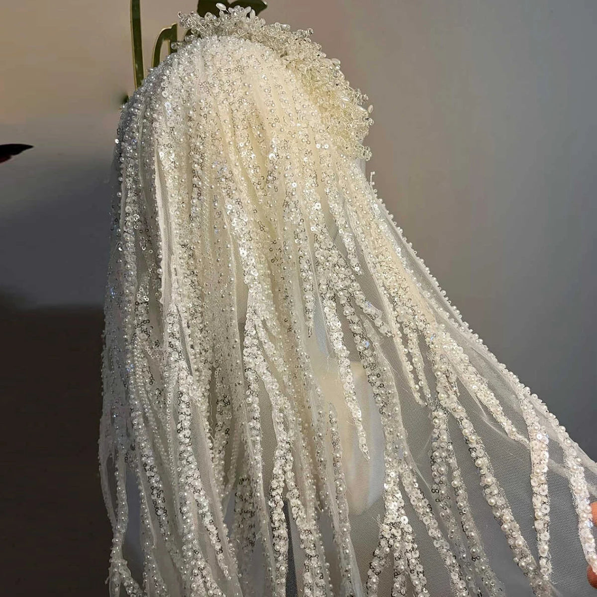 voile mariée longue blanc dentelle bord classique mariage translucent femme adultère