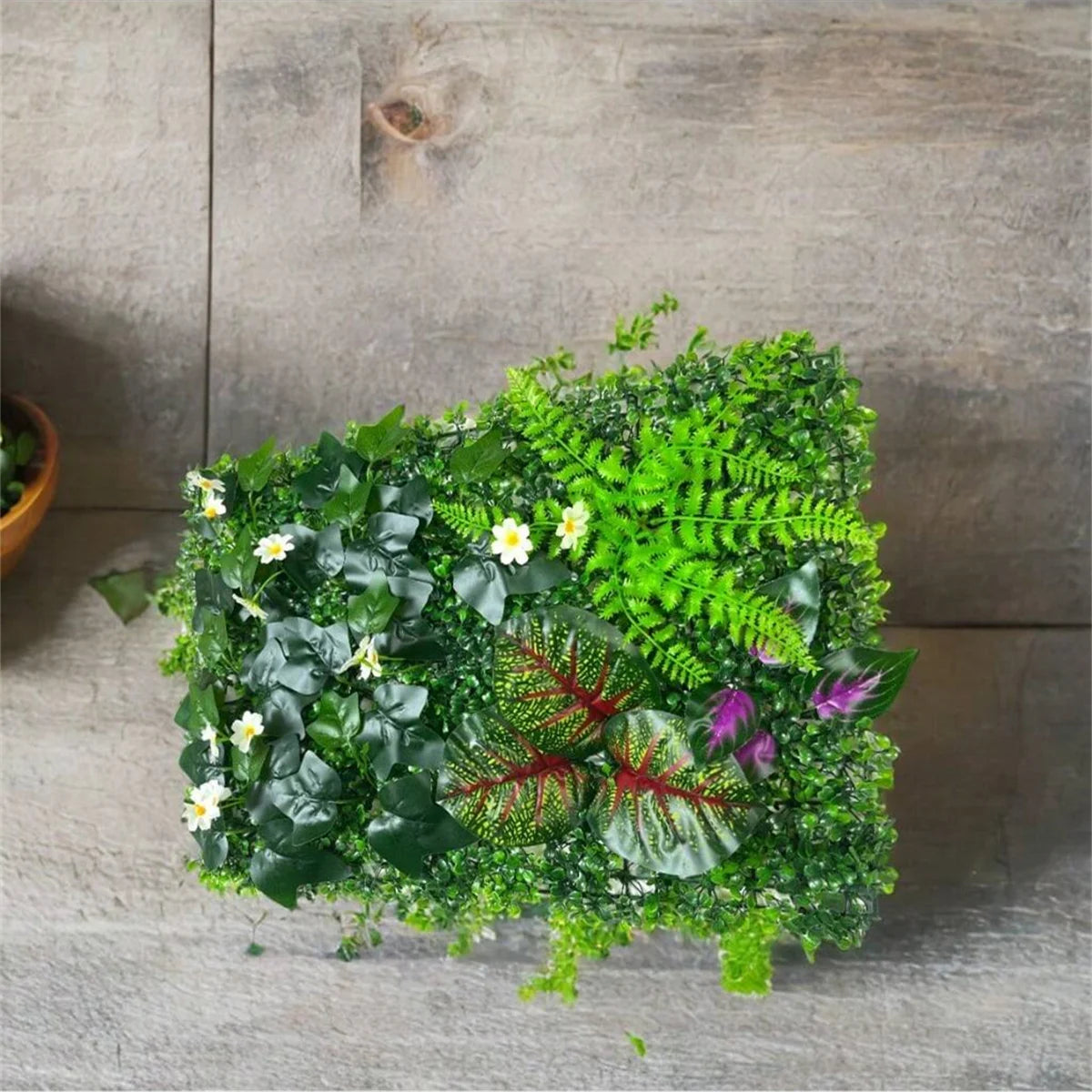 panneau végétal artificiel feuilles diverses fleurs blanches moderne décoration extérieure herbe verte opacité naturelle