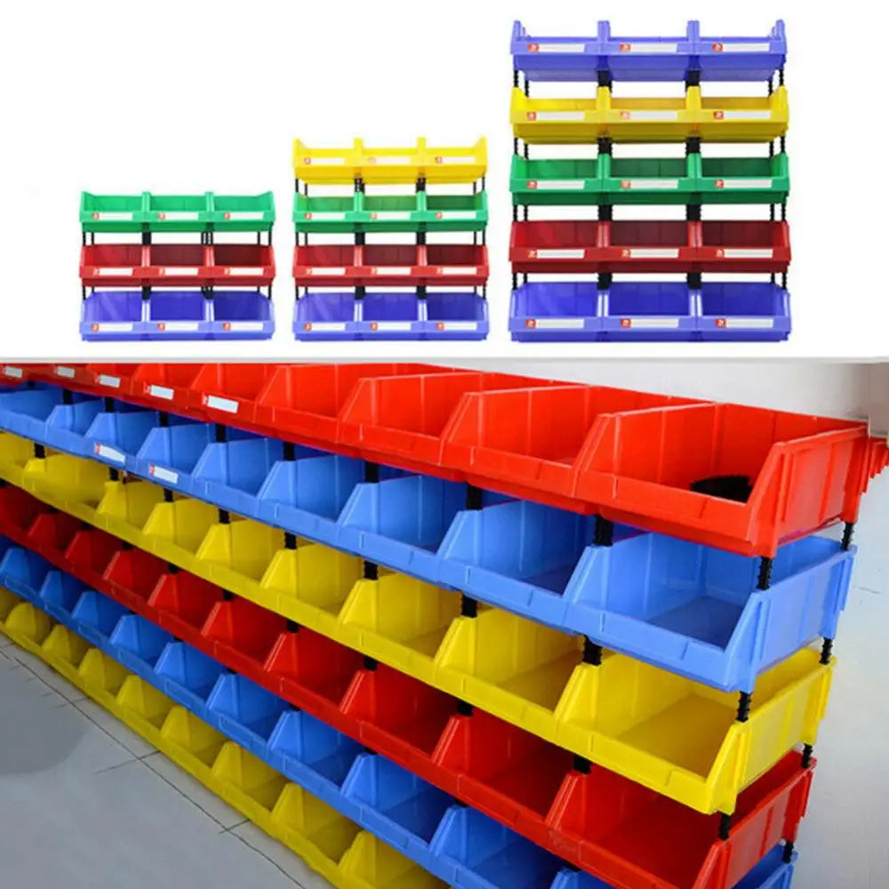 Empilement de boîtes de rangement dans une salle de bain