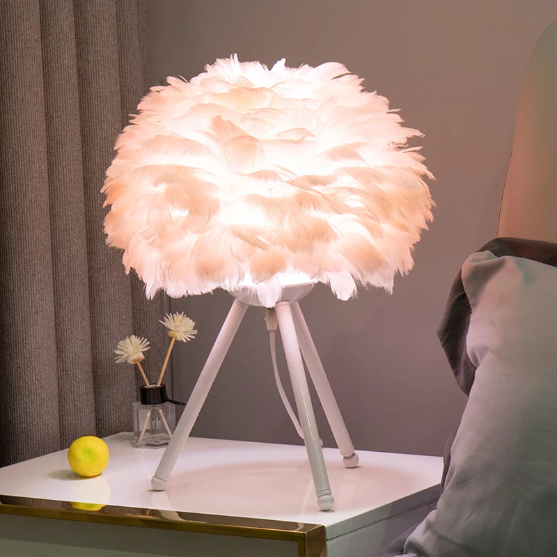 lampe table plumes moderne blanc bleu marine rose gris pieds métal doré