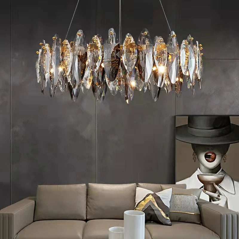 Suspension lumineuse contemporaine transparente dorée cristaux géométriques chambre salon