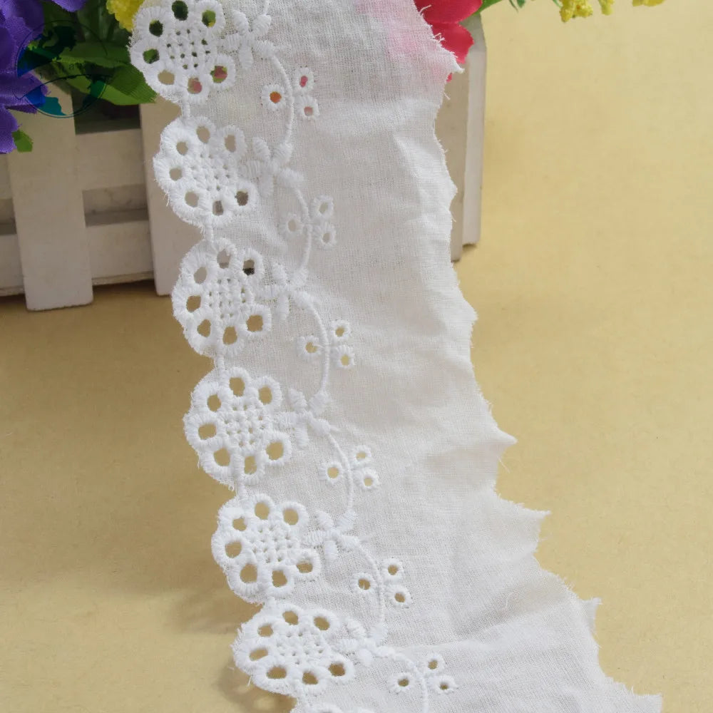 ruban dentelle blanc motifs fleurs largeur 6cm classique coton sophistiqué projet couture decoration mariage