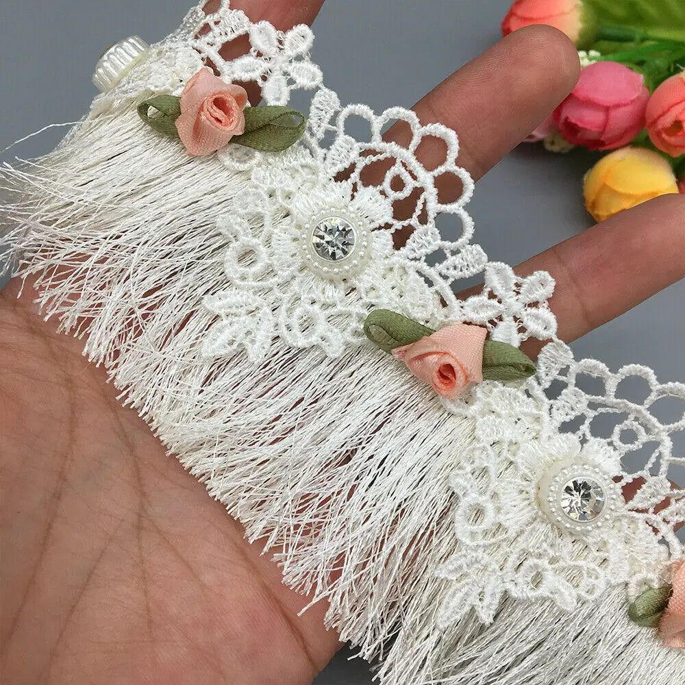 ruban dentelé franges fleurs artificielles noir blanc rose pâle vintage romantique mariage