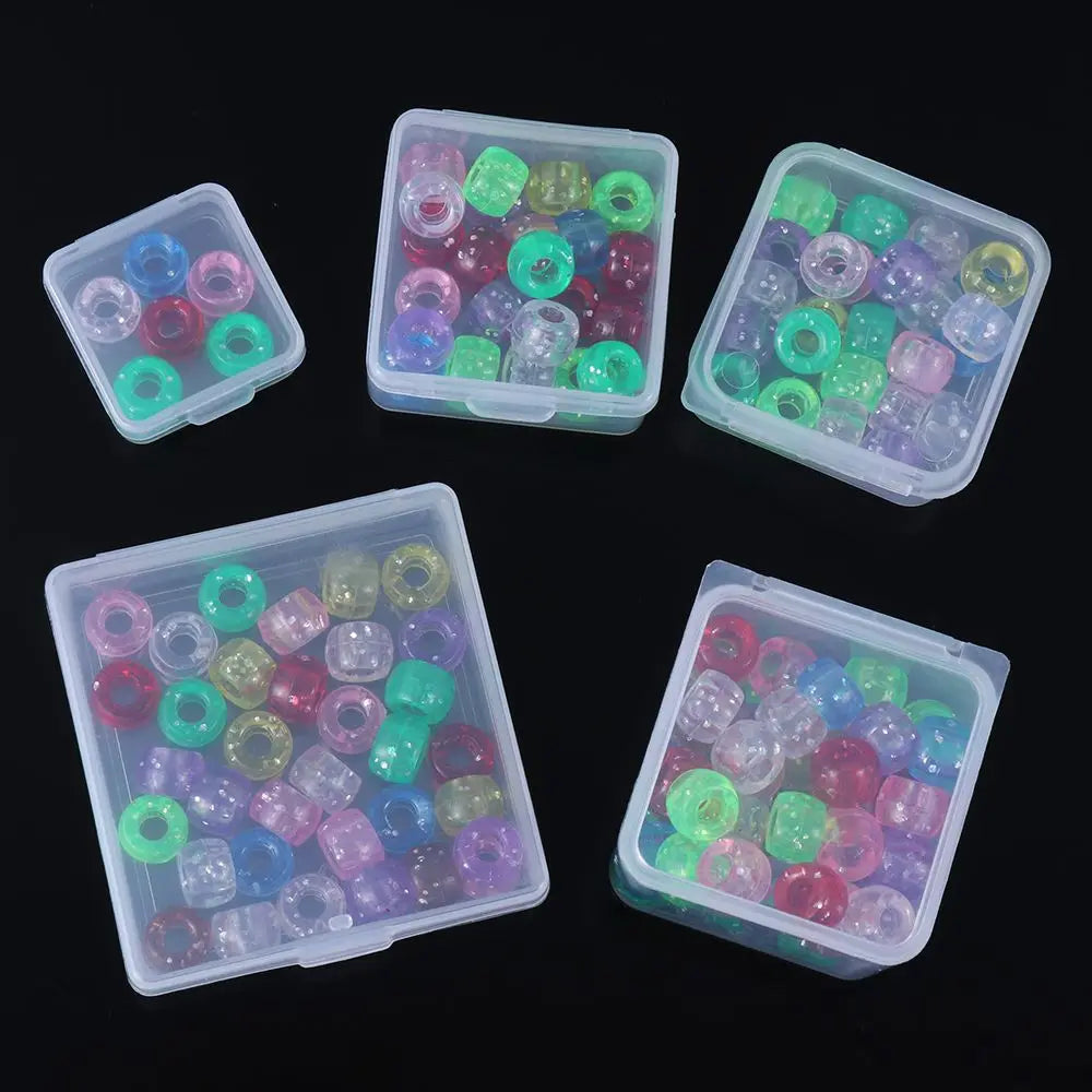 Boîte de rangement utilisée pour organiser du matériel d'artisanat