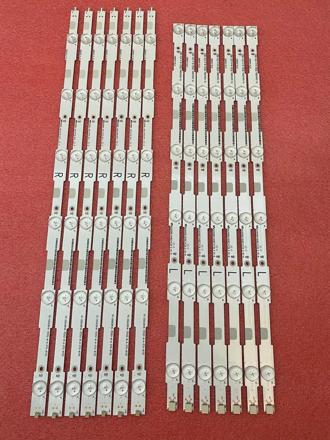 bande lumineuse led blanc gris noir moderne connecteurs imprimé numéros série