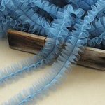 ruban tulle dentelle franges semi transparent rose clair rouge decoration tissu maille ecologique