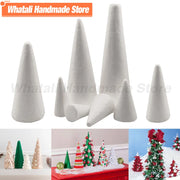 décoration noël cônes mousse gris clair blanc texturée diy artisanal festive ornement