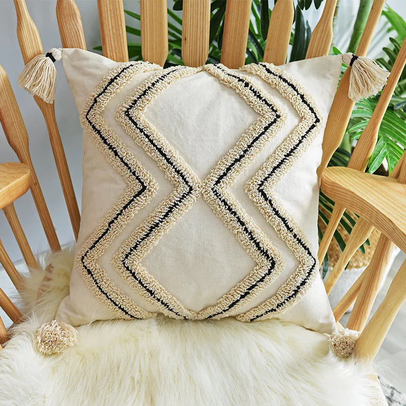 coussin carré boho blanc motif géométrique noir tassel brodé anti décubitus polyester