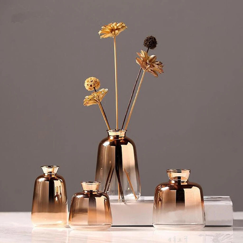 Décoration salon avec vase en verre épuré