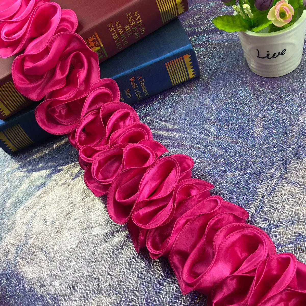 ruban plissé polyester largeur 8cm bleu rose jaune noir blanc violet moderne décoration bricolage