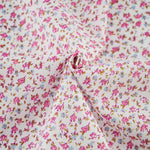tissu coton imprimé fleurs roses bleues classique blanc patchwork bricolage artisanal scrapbooking jeux poupées