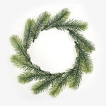 décoration noël couronne branches pin feuilles baies bougies naturel extérieur festive arrangement