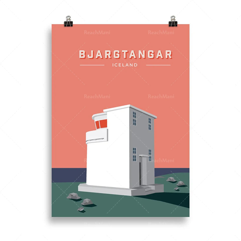 Affiche promotionnelle représentant une tour blanche avec le logo "Bjargtangar" sur fond orange, verte et bleue, symbolisant un paysage islandais.