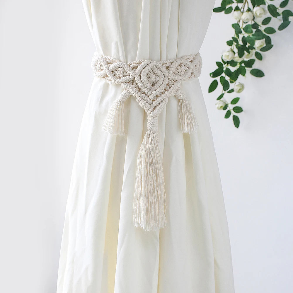 rideau boho blanc rayures verticales macramé bois pompons coton