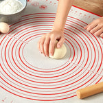 tapis silicone cuisson pâtisserie boules pâte rouleau bois farine évier centimètres