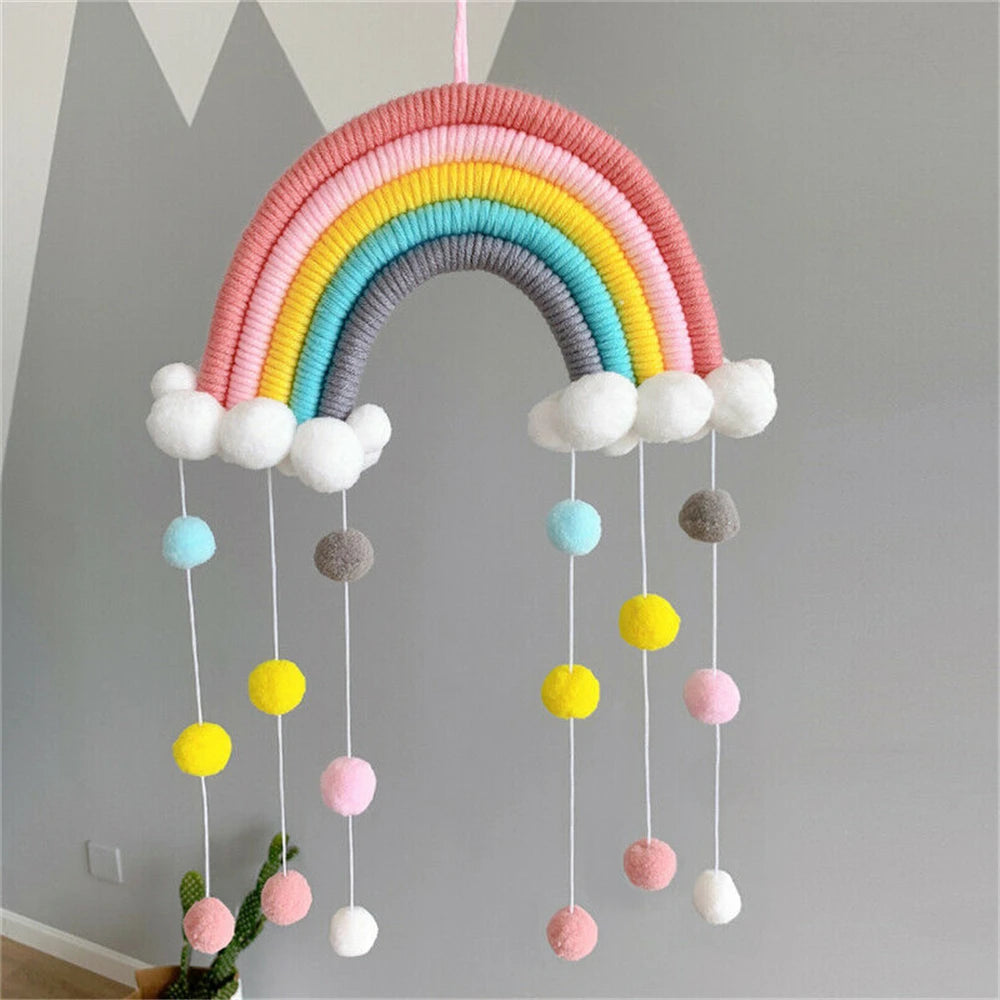 Mobile décoratif arc ciel nuages feutres crochet créatif enfantin