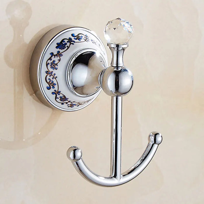 accessoires salle bain chrome élégants motifs floraux porte serviettes porte brosse dents porte savon