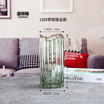 vase verre transparent moderne rayures horizontales couleurs vert gris rose rouge dorés fleurs artificielles