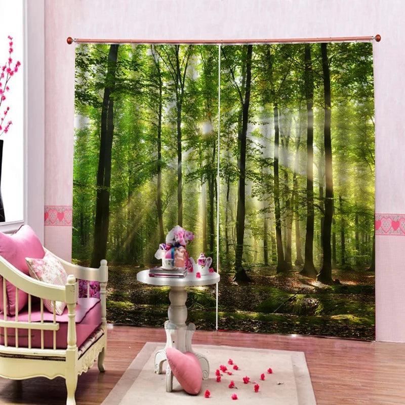 Rideau décoratif avec motif forêt verdoyante, apportant une ambiance naturelle et apaisante à votre intérieur. Ce rideau avec design nature crée une impression de profondeur et de sérénité parfaite pour le salon ou la chambre. Élément de décoration idéal pour un espace rafraîchissant et moderne.