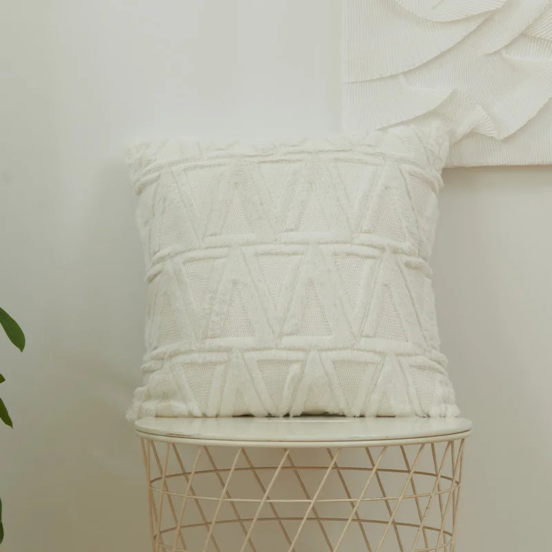 coussins décoratifs modernes motif triangles couleur blanc marron gris 45x45cm