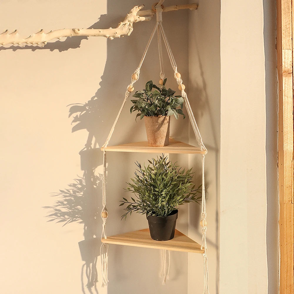 Étagère double couche dans un salon moderne