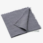 serviette table moderne gris rose pâle franges bord texture rugueuse opacité rustique
