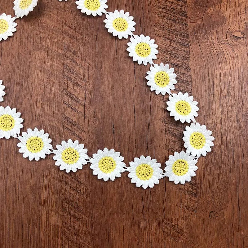ruban decoratif floral blanc jaune fleurs camomille decor vintage couture projet creation