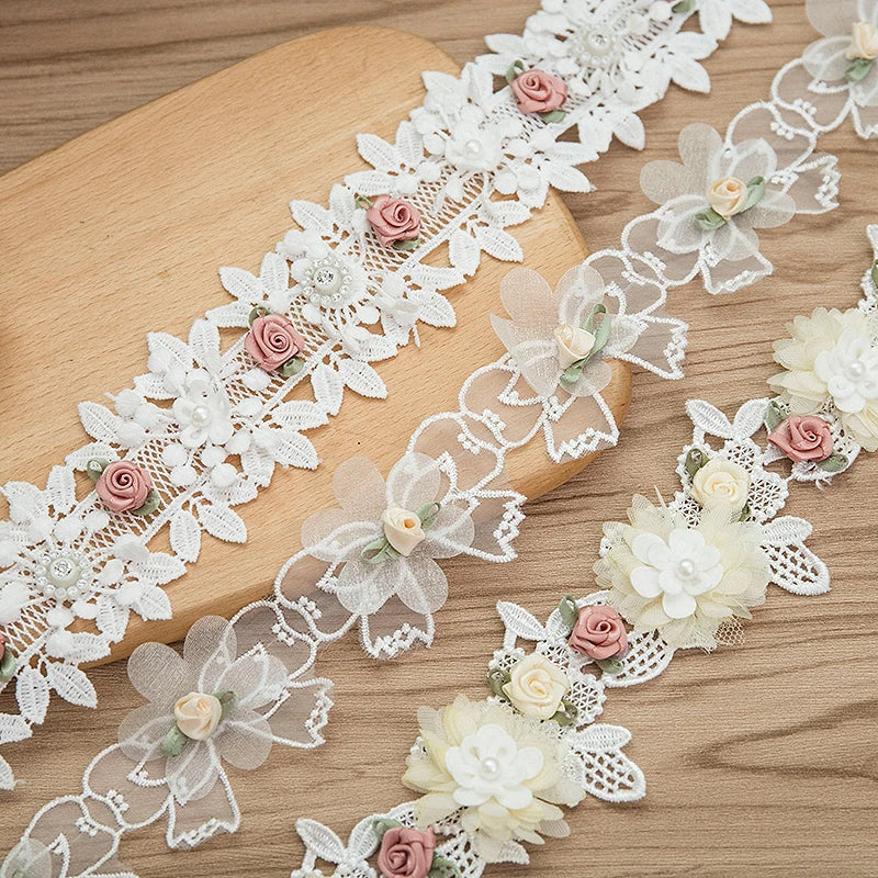 ruban dentelle fleurs papillons blanc rose pâle vert clair mariage vintage romantique artisanal DIY