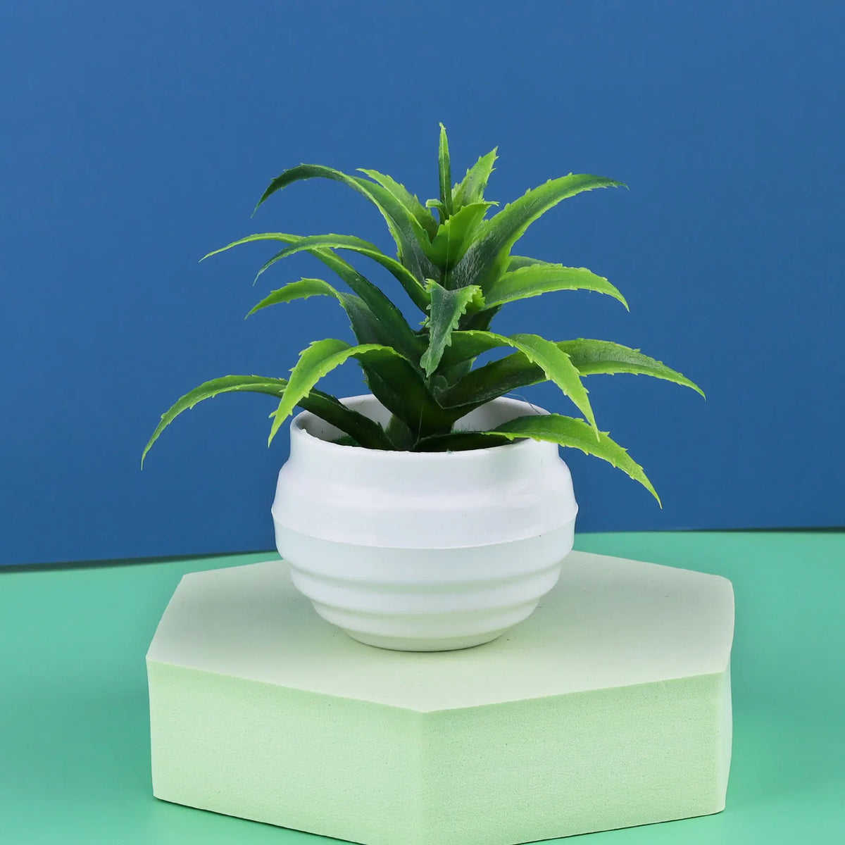 petite plante artificielle aloes pot blanc décoration moderne fleurs fausses vertes