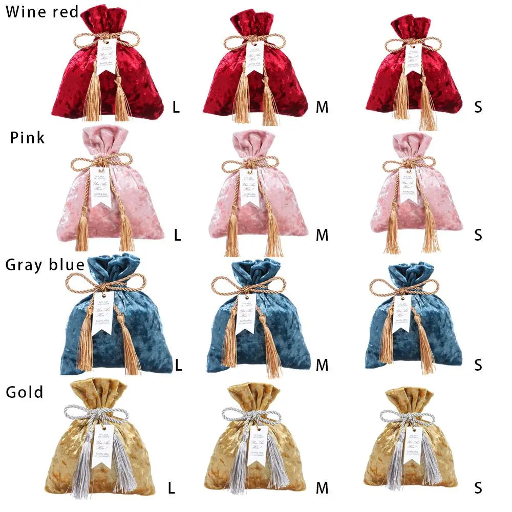 sac bonbons velours rouge rose bleu gris doré classique pompons ruban noué