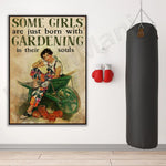 Toile d'art vintage illustration femme jardinage pots fleurs pelle verte beige noire blanche