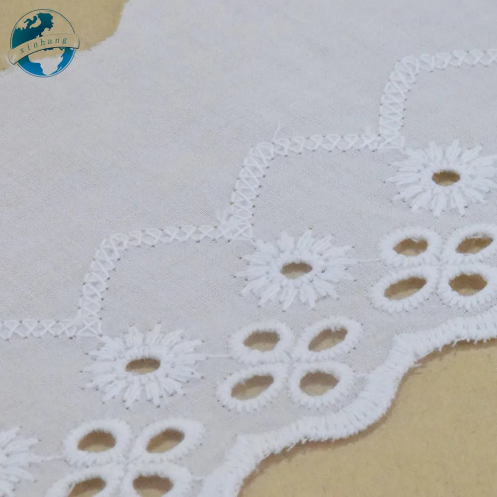 dentelle coton blanc 8cm largeur motifs floraux bordure ondulée semi transparente