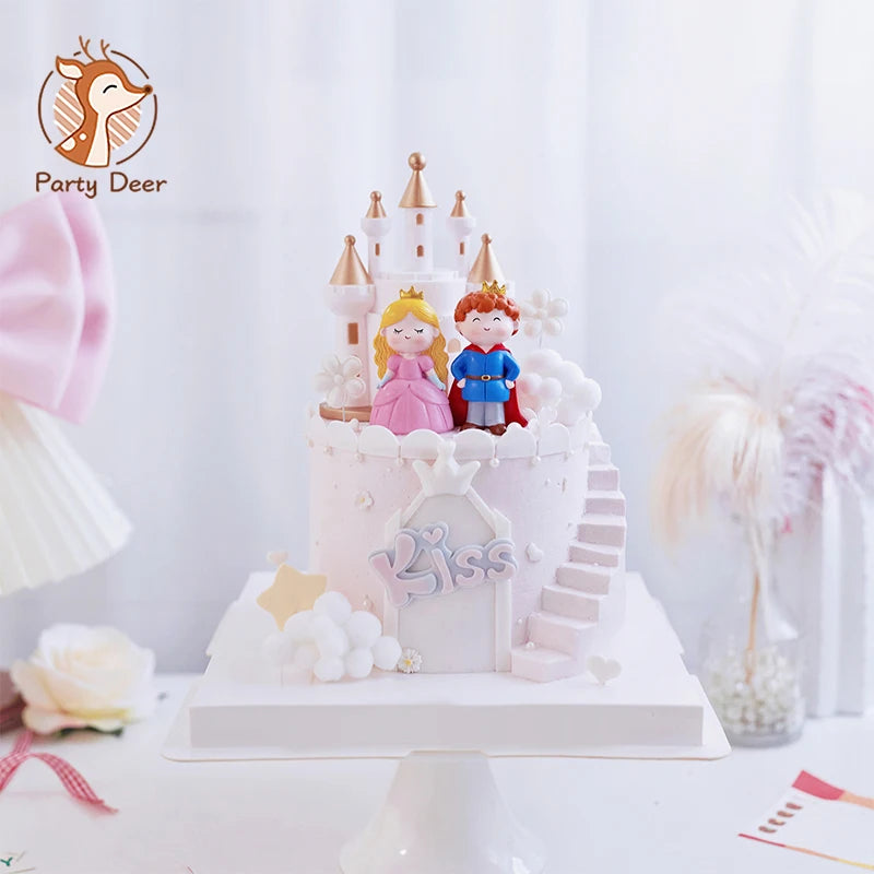 gâteau anniversaire fille garçon princesse prince château étoiles kiss nuages blanc rose doré