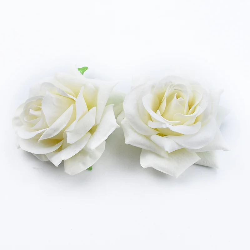 décoration intérieure roses artificielles velours violet rose rouge beige blanc
