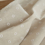 nappe table lin motif fleur dentelle beige serviettes assiettes couverts classique rustique