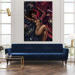 Cette œuvre d'art montre une femme aux cheveux bouclés et à la peau foncée, vêtue de lingerie noire, qui se détend sur un drapé pourpre. La lumière et les ombres créent une atmosphère sensuelle et mystérieuse.