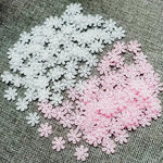 broderies dentelle fleurs simples vert rose blanc traditionnelles couture femmes