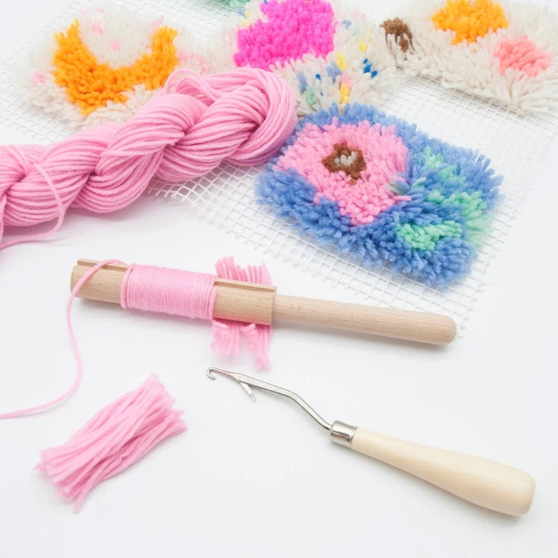 outils tapisserie bois naturel rose clair laine tissu ciseaux artisanat traditionnel nouvelle année chinoise