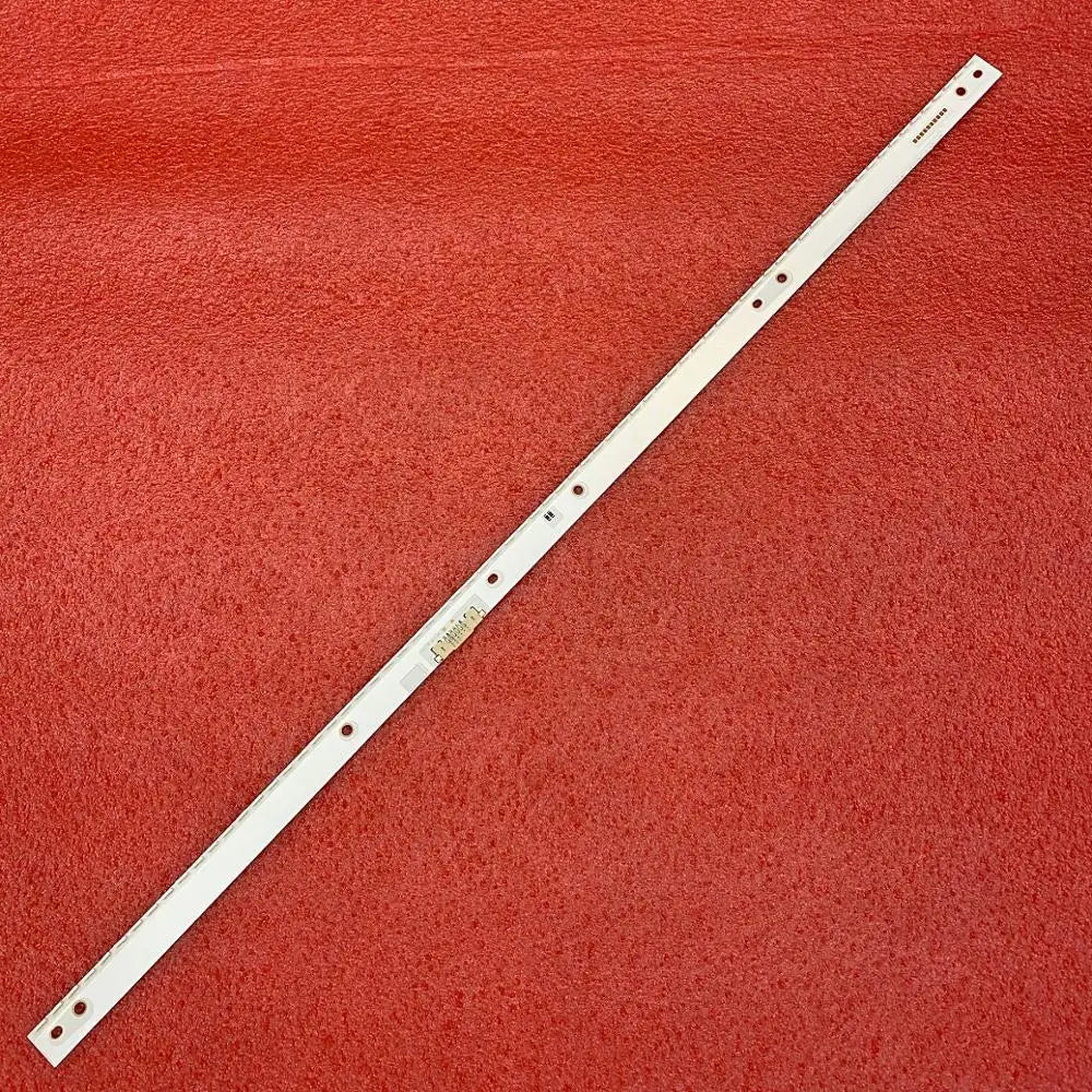 plaque circuit imprimé blanc connecteurs électronique puce bobine fil étiquette