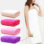 Serviette microfibre grande taille blanche sur porte-serviette