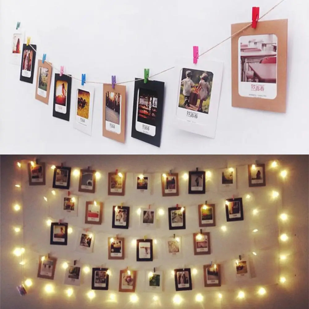 décoration photo mariage anniversaire guirlande lumineuse pinces bois cartes quadrillées vintage bohème