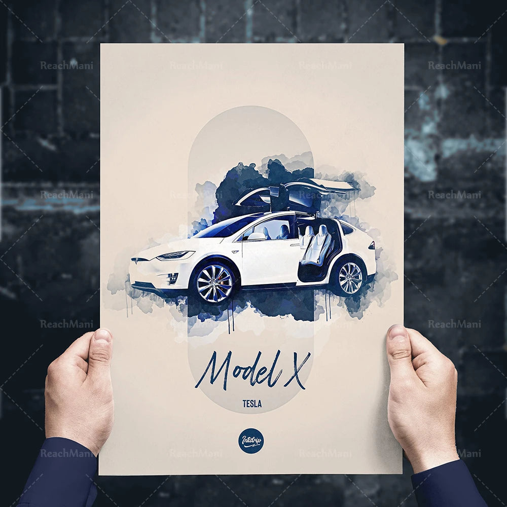 Une Tesla Model X électrique aux portes ouvertes se détache contre un fond de nuages et de montagnes, créant une image épurée et élégante.