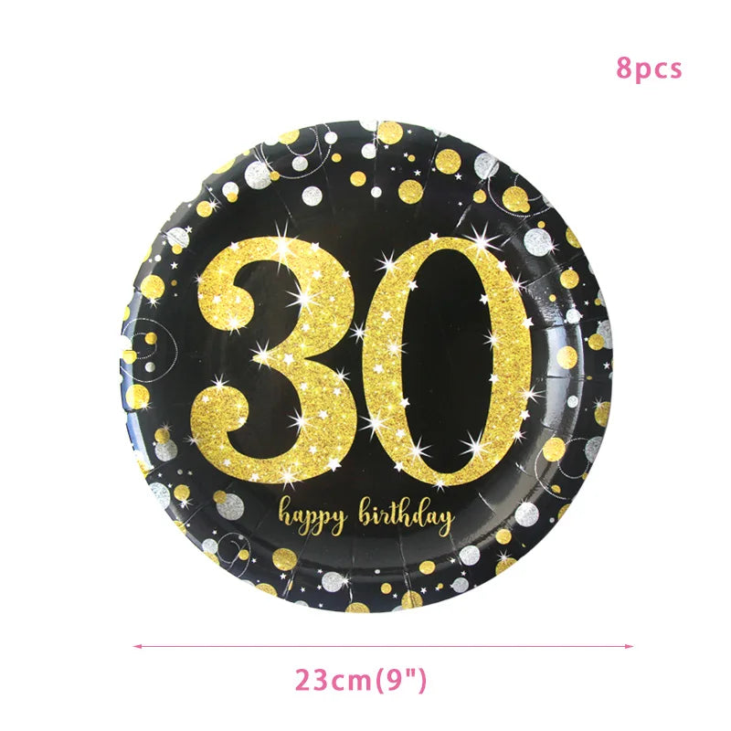 Tasses festives assorties aux décorations d'anniversaire