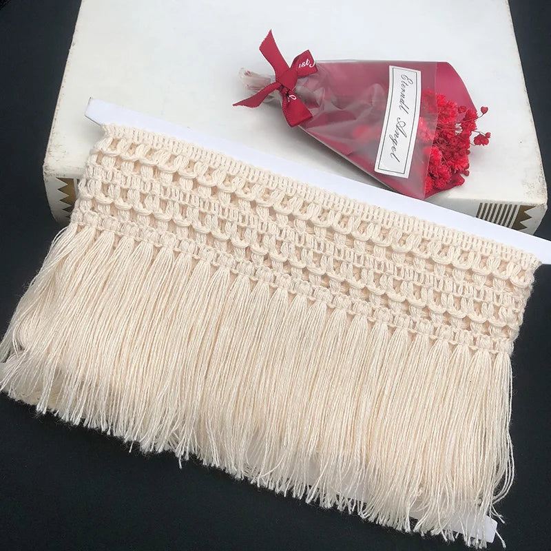 ruban macramé boho chic blanc crème motif géométrique franges décoration artisanale