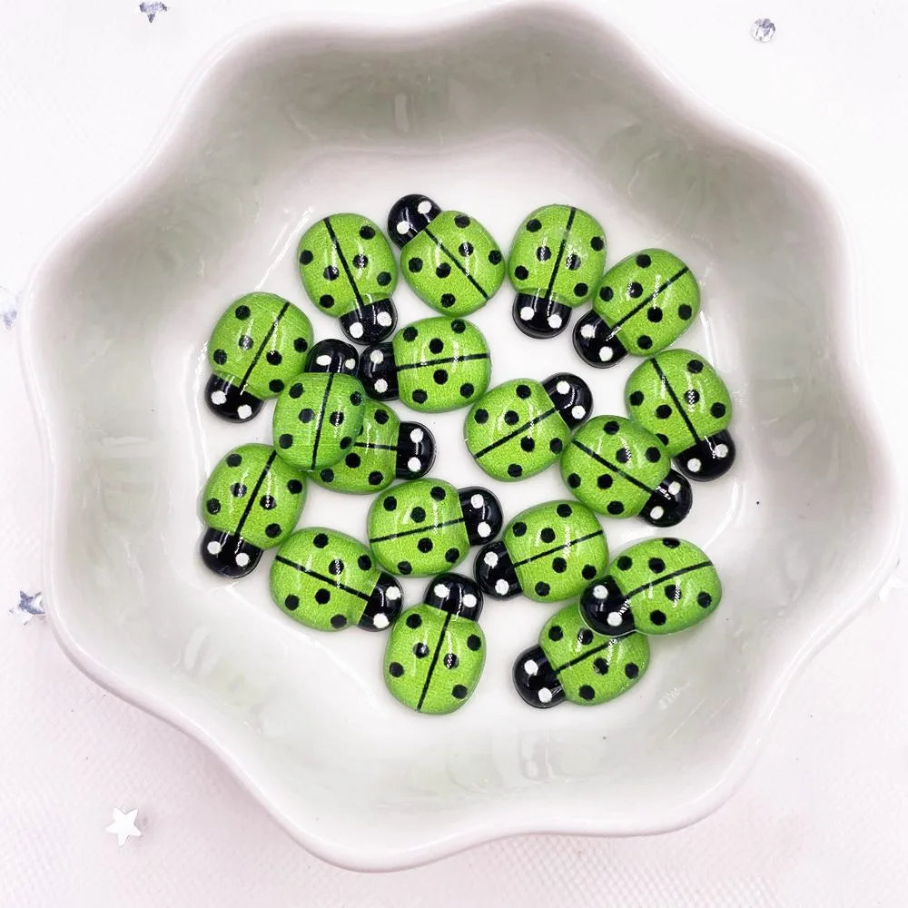 pierres colorées résine coccinelle dessin animé jaune bleu vert rouge points noirs bijoux scrapbooking