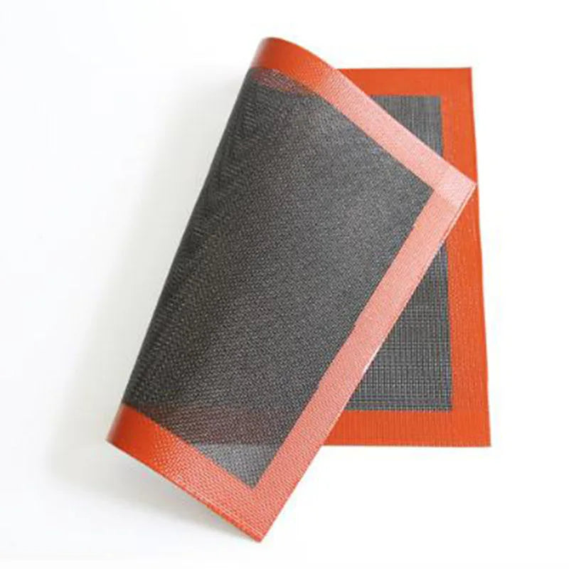 tapis cuisson silicone antiadhésif rouge noir texture tissu moderne cake baking