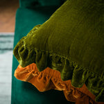 taies d'oreiller décoratives velours vert olive respectueuses environnement élégant maison fixation coussins