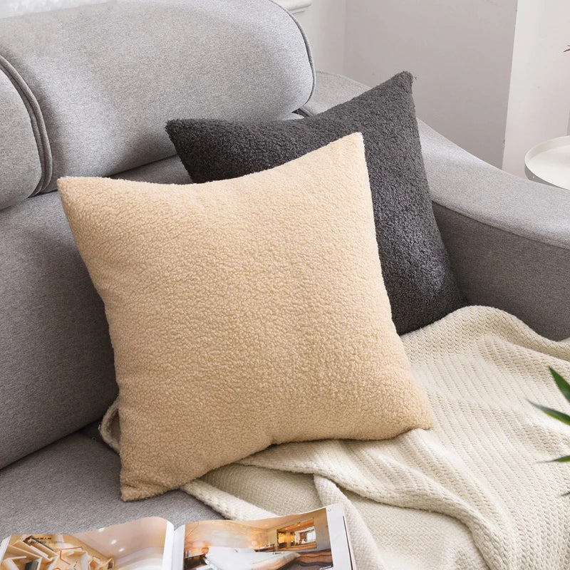 coussin peluche bouclée décoration salon canapé moderne housse oreiller confortable intérieur maison chic