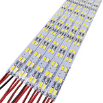 ruban led blanc mat éclairage intérieur moderne connecteurs électriques tension continue douze volts