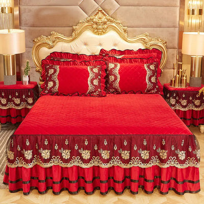 Couvre-lit velours matelassé rouge avec dentelle